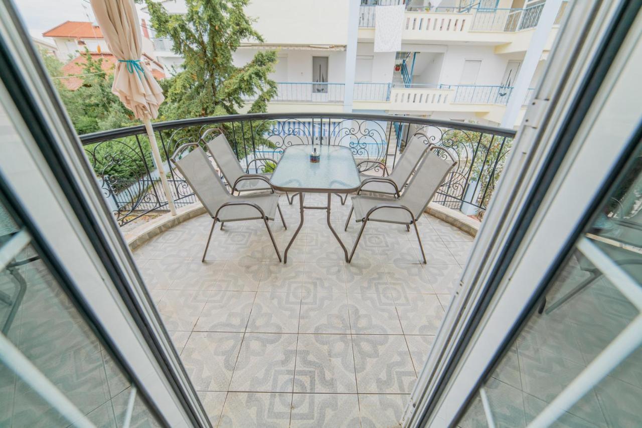 Family Resort 2 Ofrinion Bagian luar foto