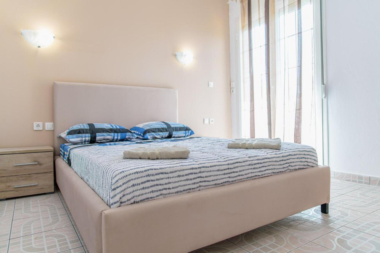 Family Resort 2 Ofrinion Bagian luar foto